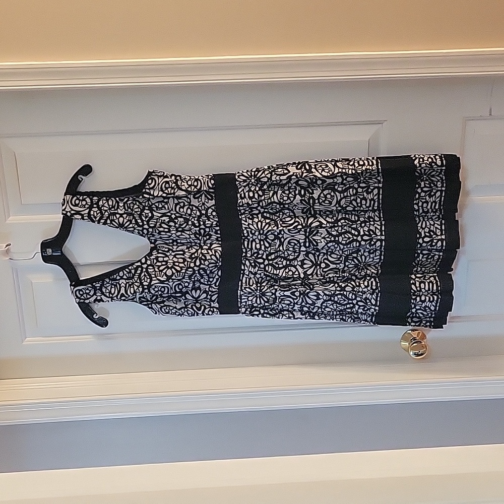 Taylor black and tan graphic print tank dress fit and flare 6